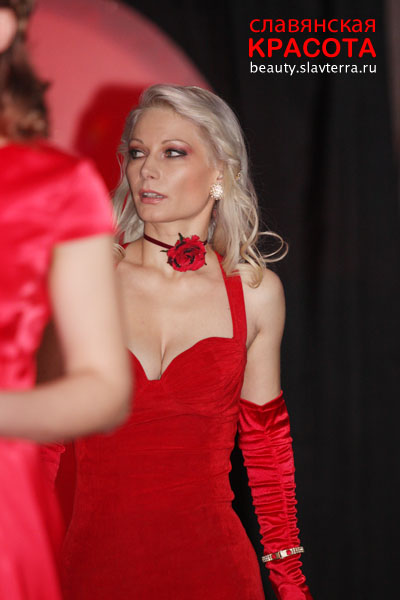 Благотворительный показ "Красное платье", 30.11.2010