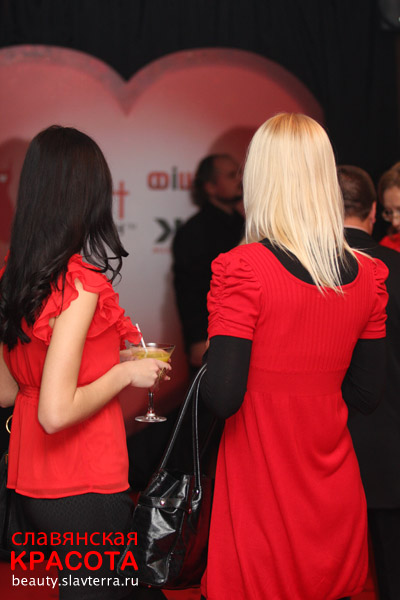 Благотворительный показ "Красное платье", 30.11.2010